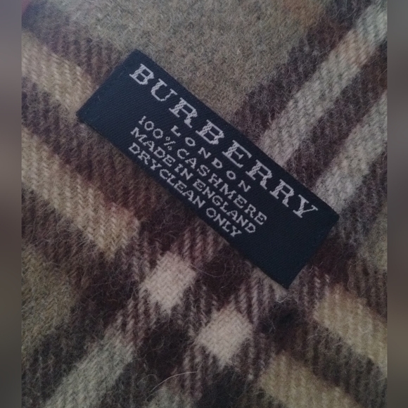 Burberry Scarf 100% Cashmere - Picture 7 of 8